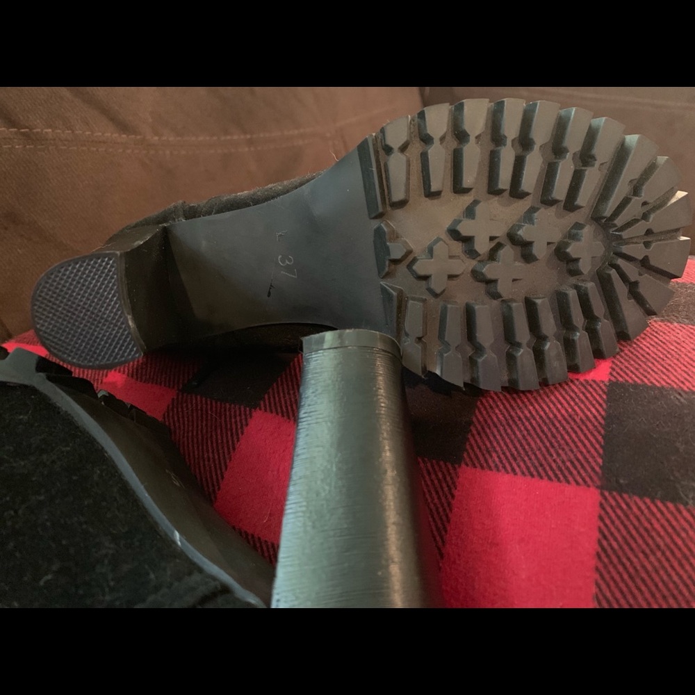 Boots - Picture 2 of 3